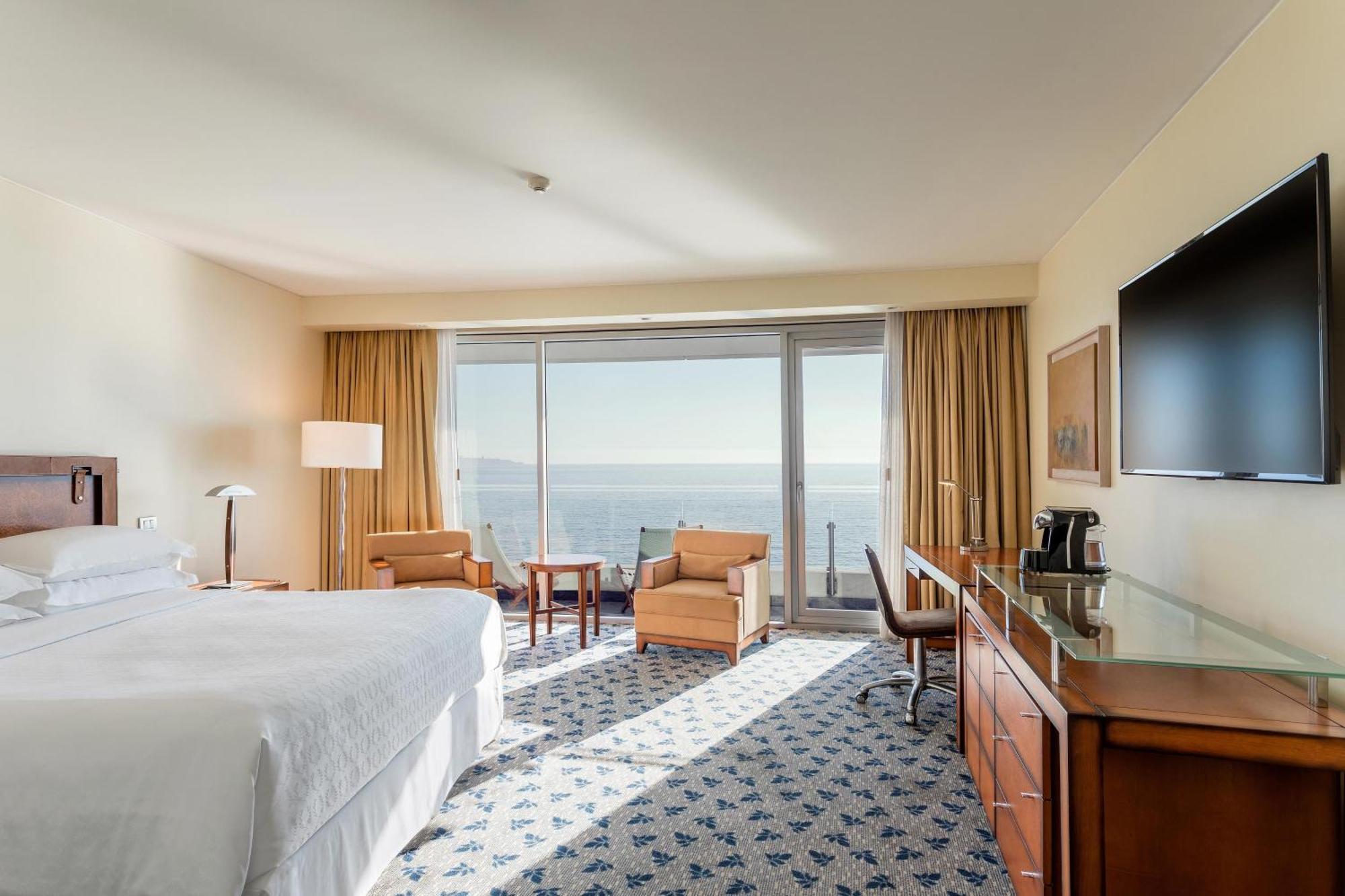 喜来登美丽华酒店及会议中心 比尼亚德尔马 外观 照片 A guest room at the Hilton Athens