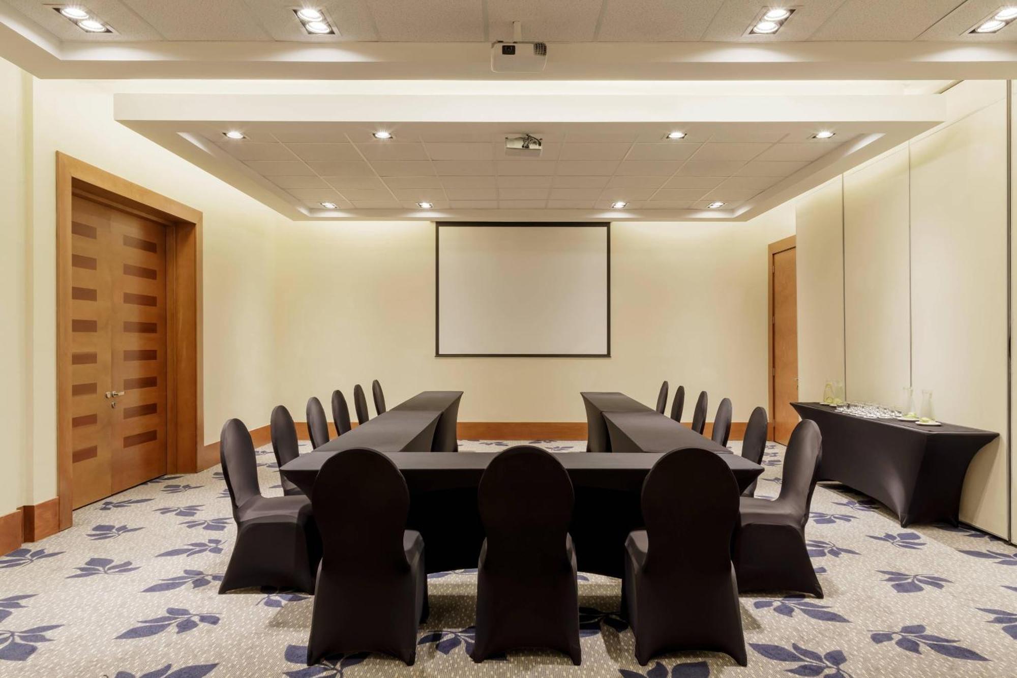 喜来登美丽华酒店及会议中心 比尼亚德尔马 外观 照片 Meeting room