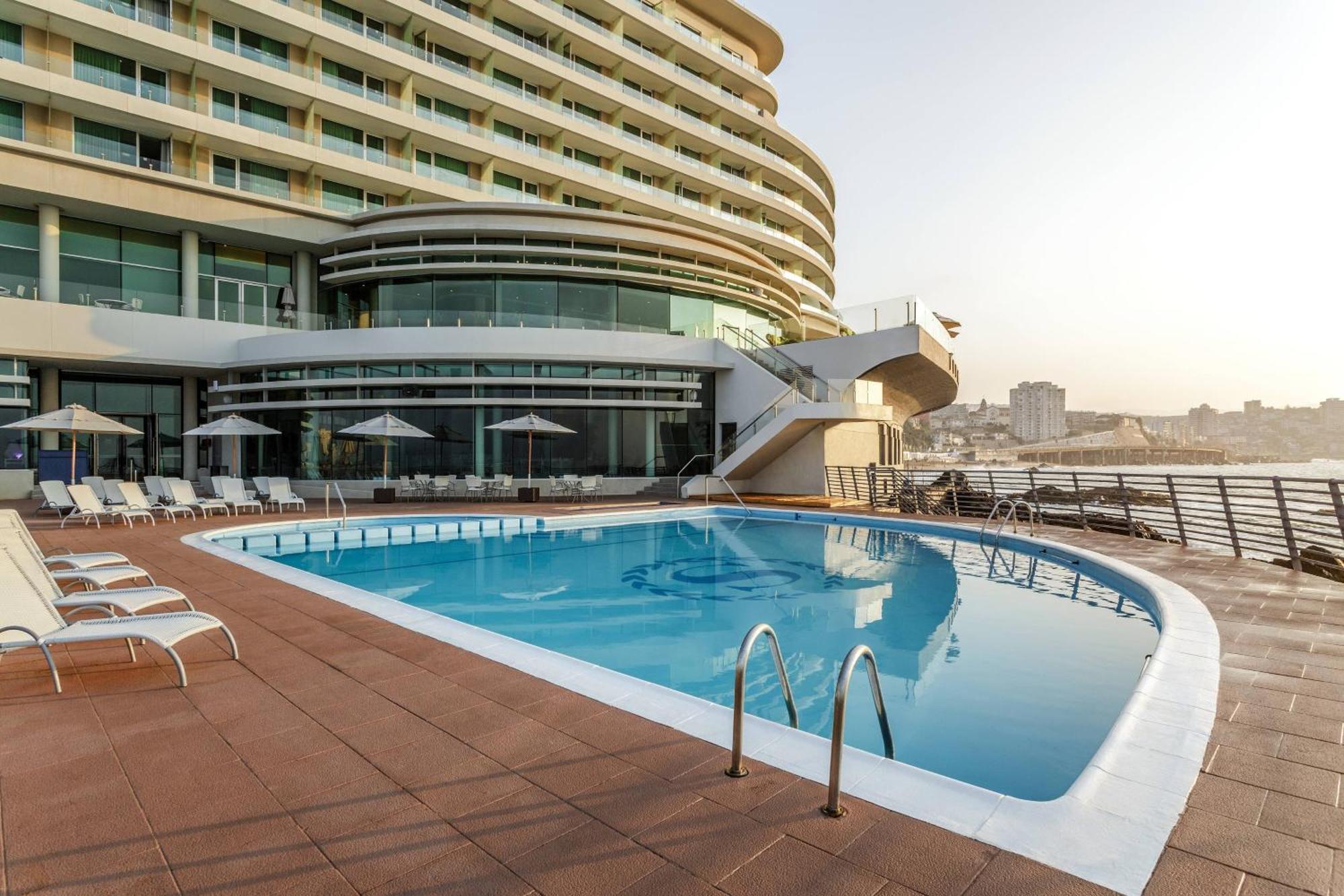 喜来登美丽华酒店及会议中心 比尼亚德尔马 外观 照片 The pool deck of the MSC Orchestra